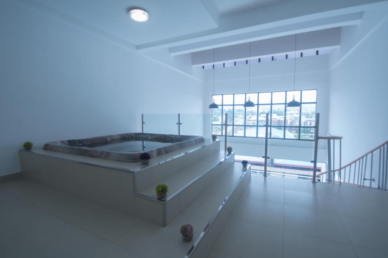 Wdc Aparthotel - Buea Eksteriør bilde