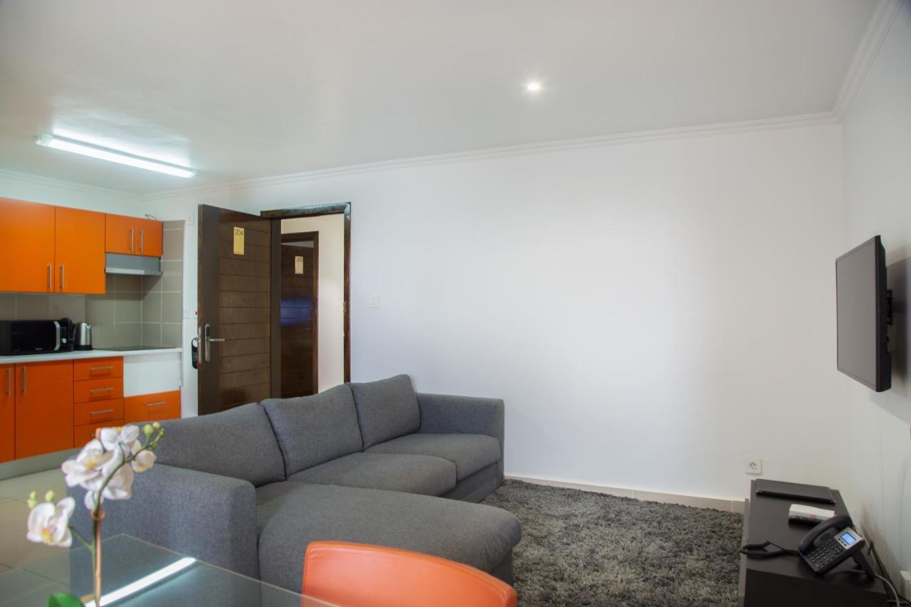 Wdc Aparthotel - Buea Eksteriør bilde